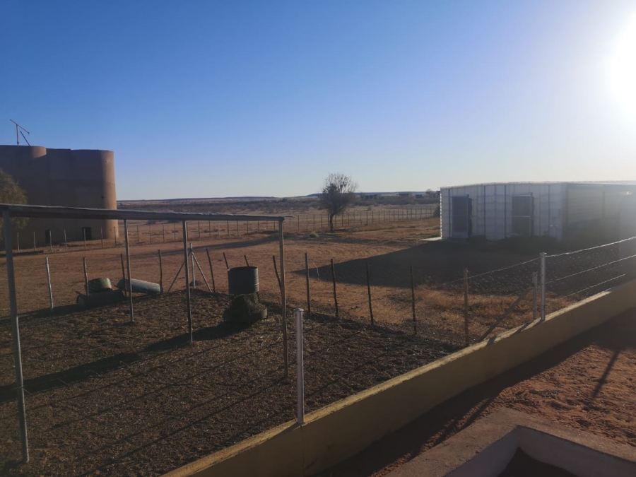 4 Bedroom Property for Sale in Upington Rural Northern Cape